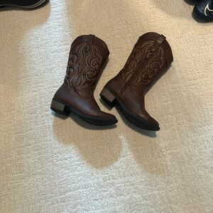 Boys, cat and Jack leather brown boots